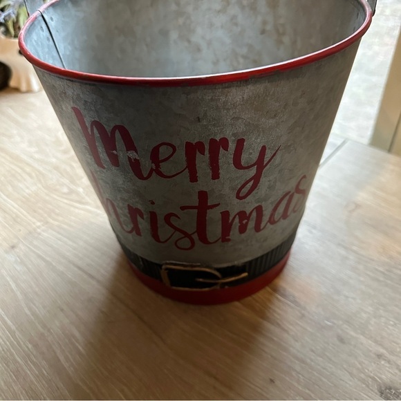 Galvanized metal “Merry Christmas” bucket - Picture 2 of 5